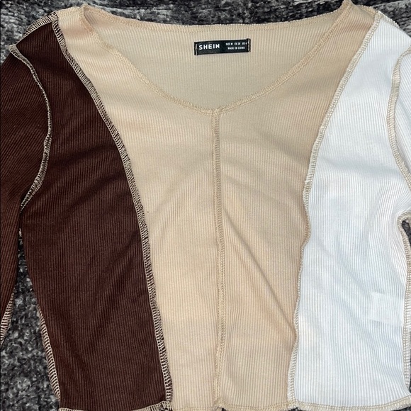 Trendy Three Toned Crop✨💕 - Picture 3 of 3